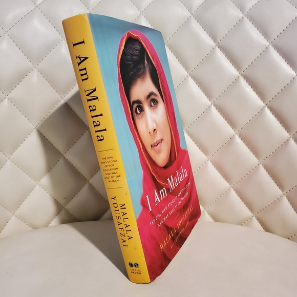 3/$10 – I Am Malala (Hardcover) by Malala Yousafzai – Used, Good Condition ✨📚 - Picture 2 of 16